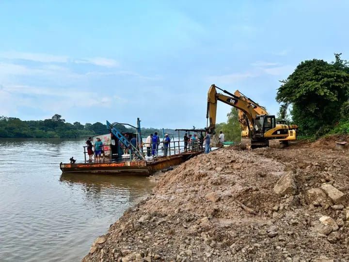 Rescatan panga hundida que conecta a Hidalgotitlán y Jáltipan