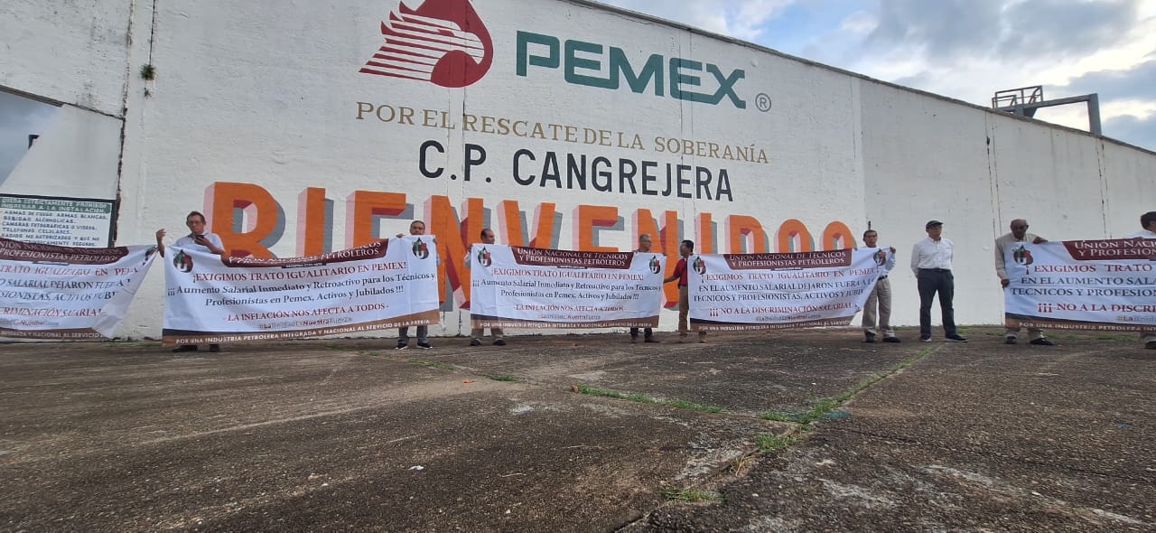 UNTYPP protesta en Coatzacoalcos por incremento salarial pendiente en Pemex