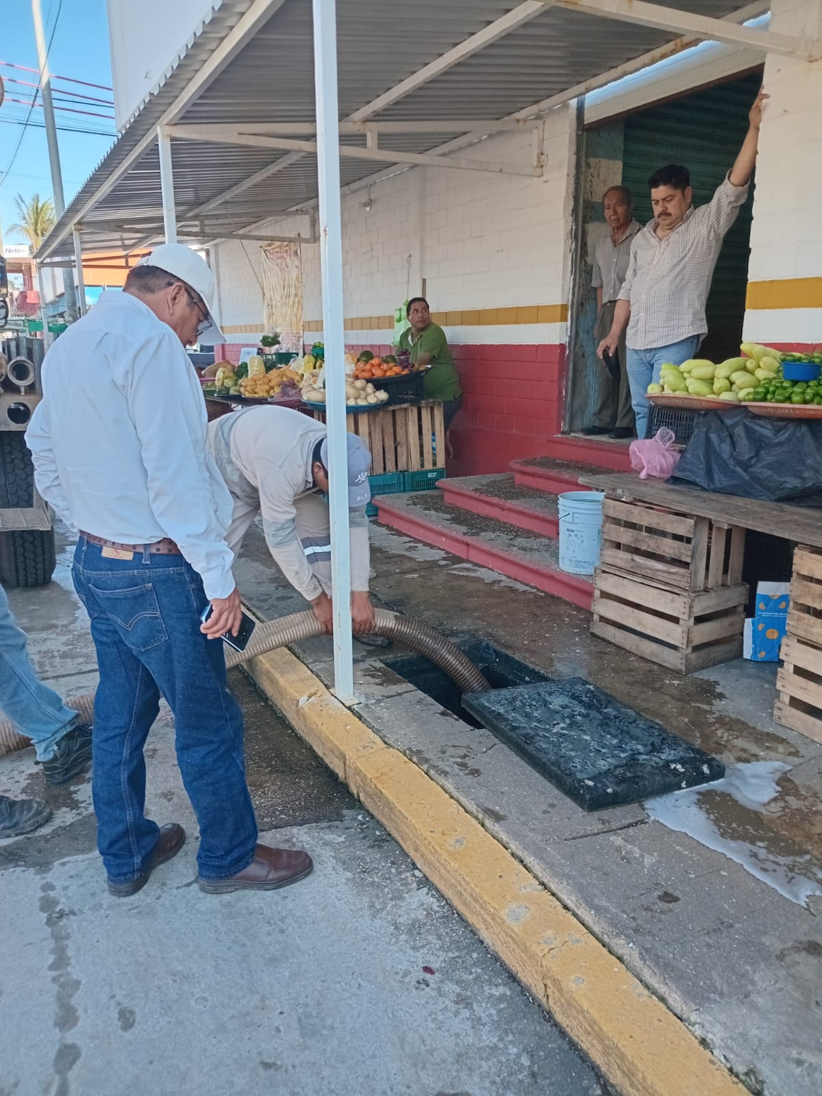 Avanza programa “A los mercados les va a ir muy bien” en centros de abasto de Coatzacoalcos