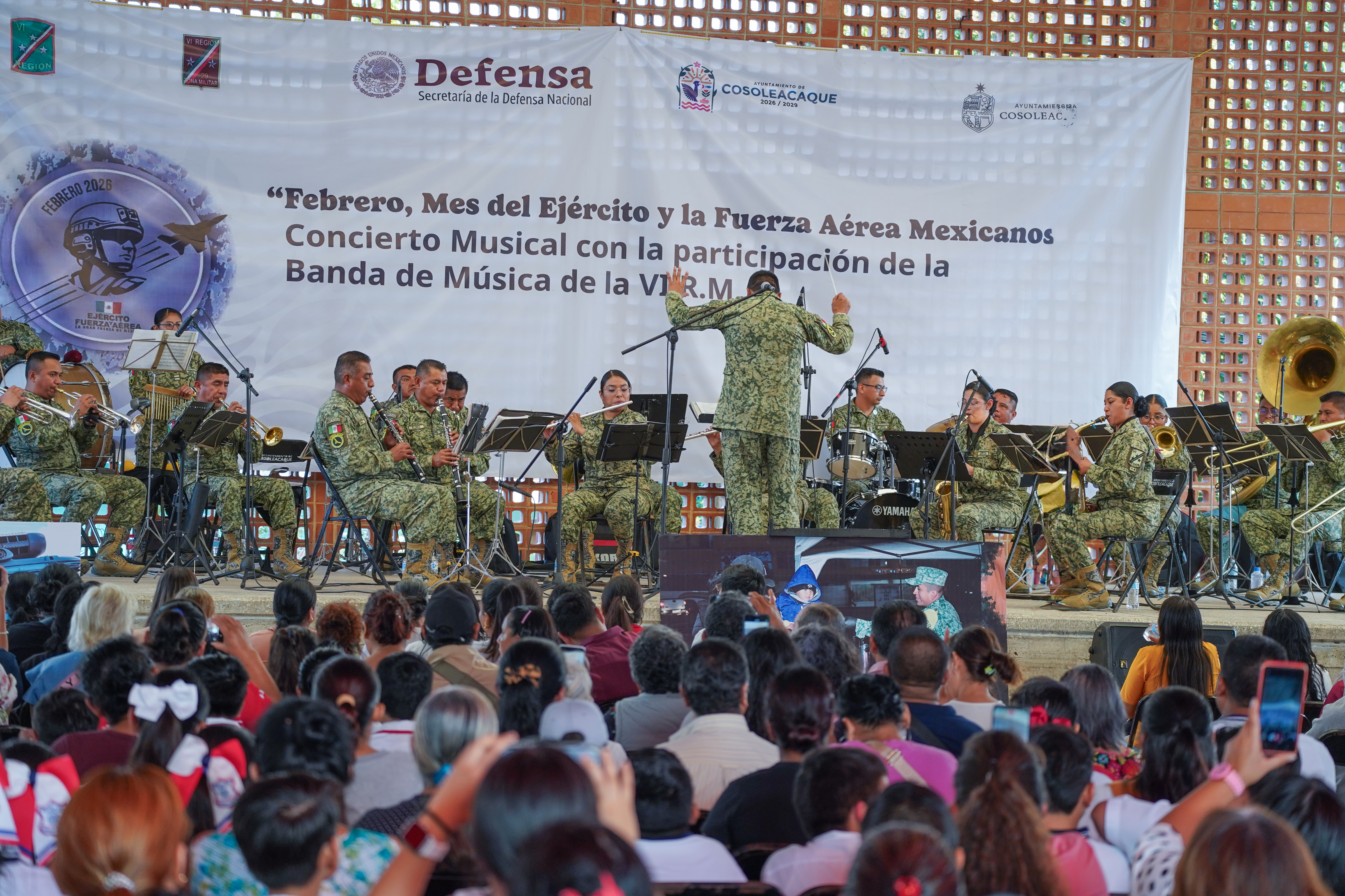 Cosoleacaque disfrutó de una espectacular presentación musical de la Sexta Región Militar