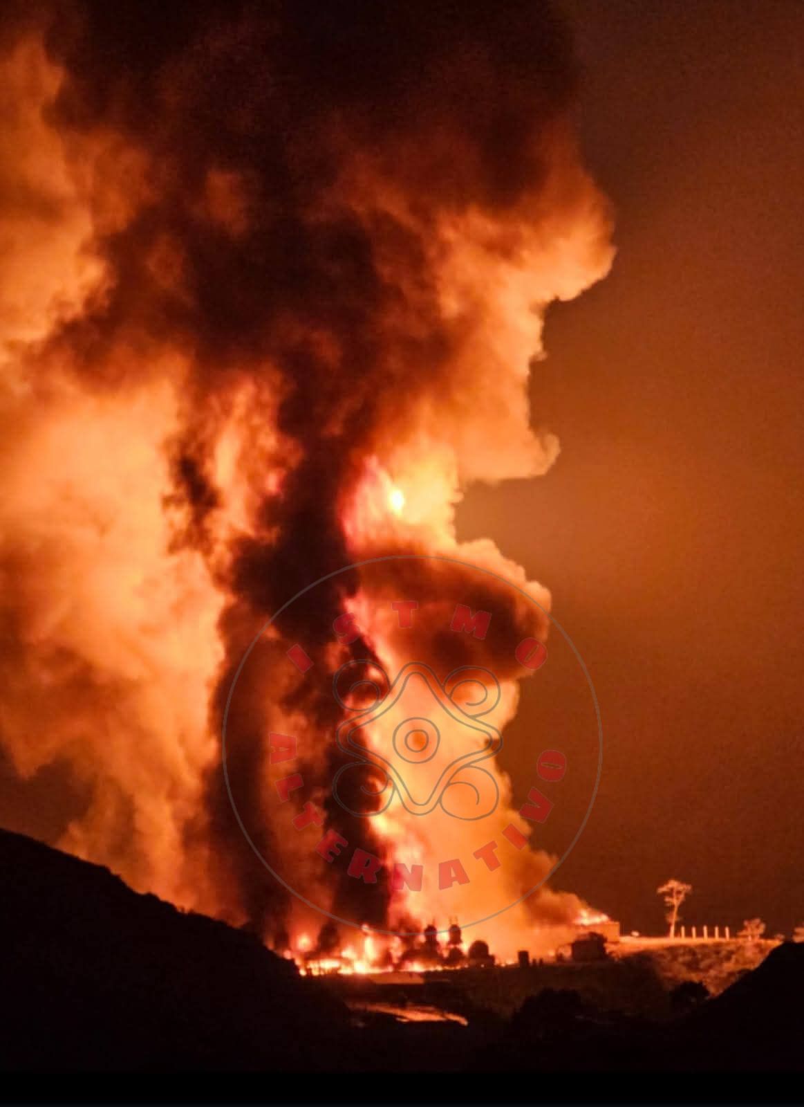 Evacúan comunidades por incendio en pozo KREM‑1, nuevamente se sale de control