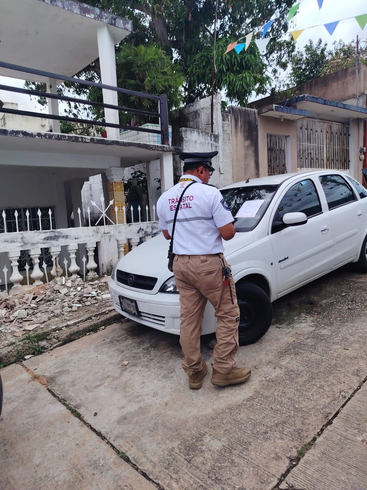 Operativo Maceta retira autos abandonados en Minatitlán para mejorar la movilidad