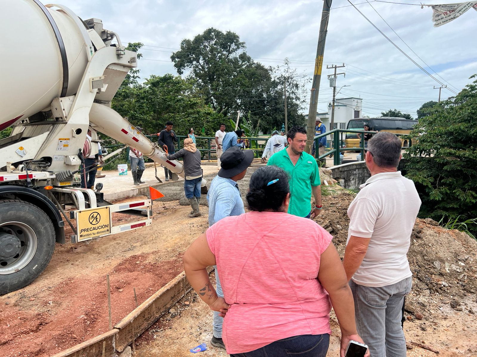 Avanza pavimentación del acceso principal en la colonia Congreso Constituyente #Cosoleacaque
