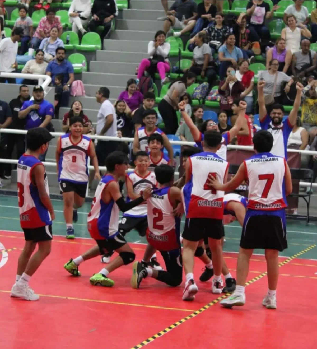 ¡Cosoleacaque salta a la élite!Covidteros avanza a la fase nacional de voleibol CONADE