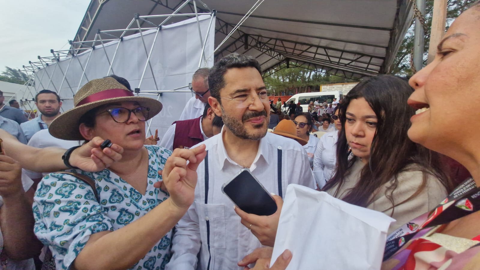 Derechohabientes reclaman falta de atención al ISSSTE en Coatzacoalcos