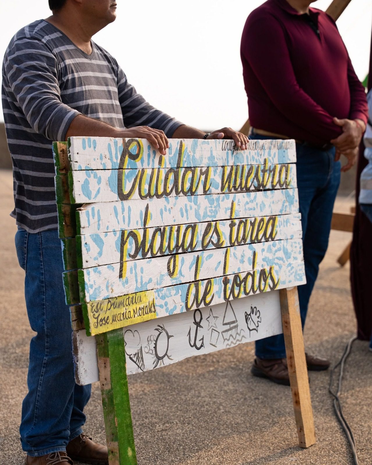 Voluntarios retiran más de una tonelada de basura en playas de Coatzacoalcos