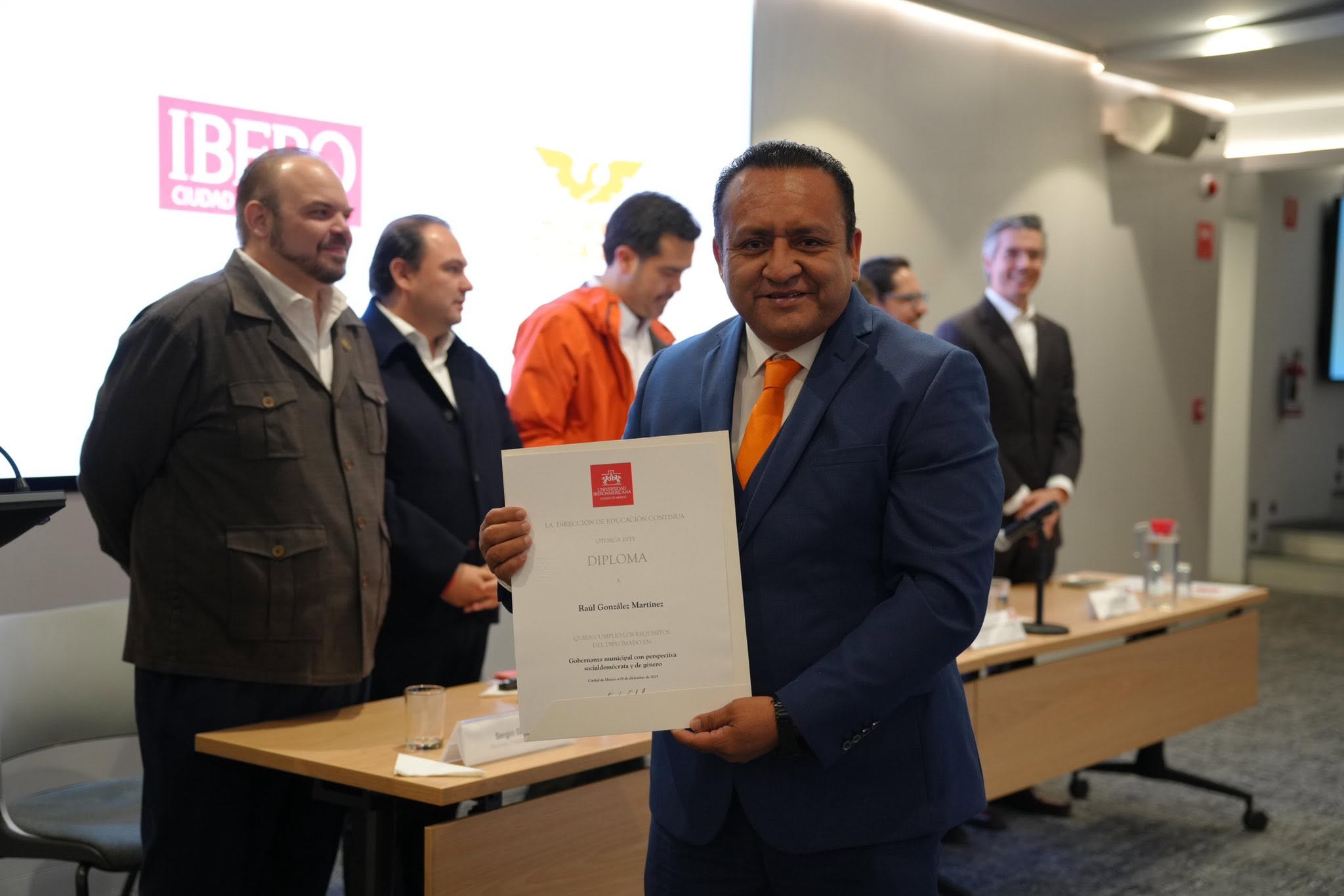 Congreso de Veracruz desafuera al alcalde Raúl González por caso de periodista asesinada; él asegura que es inocente