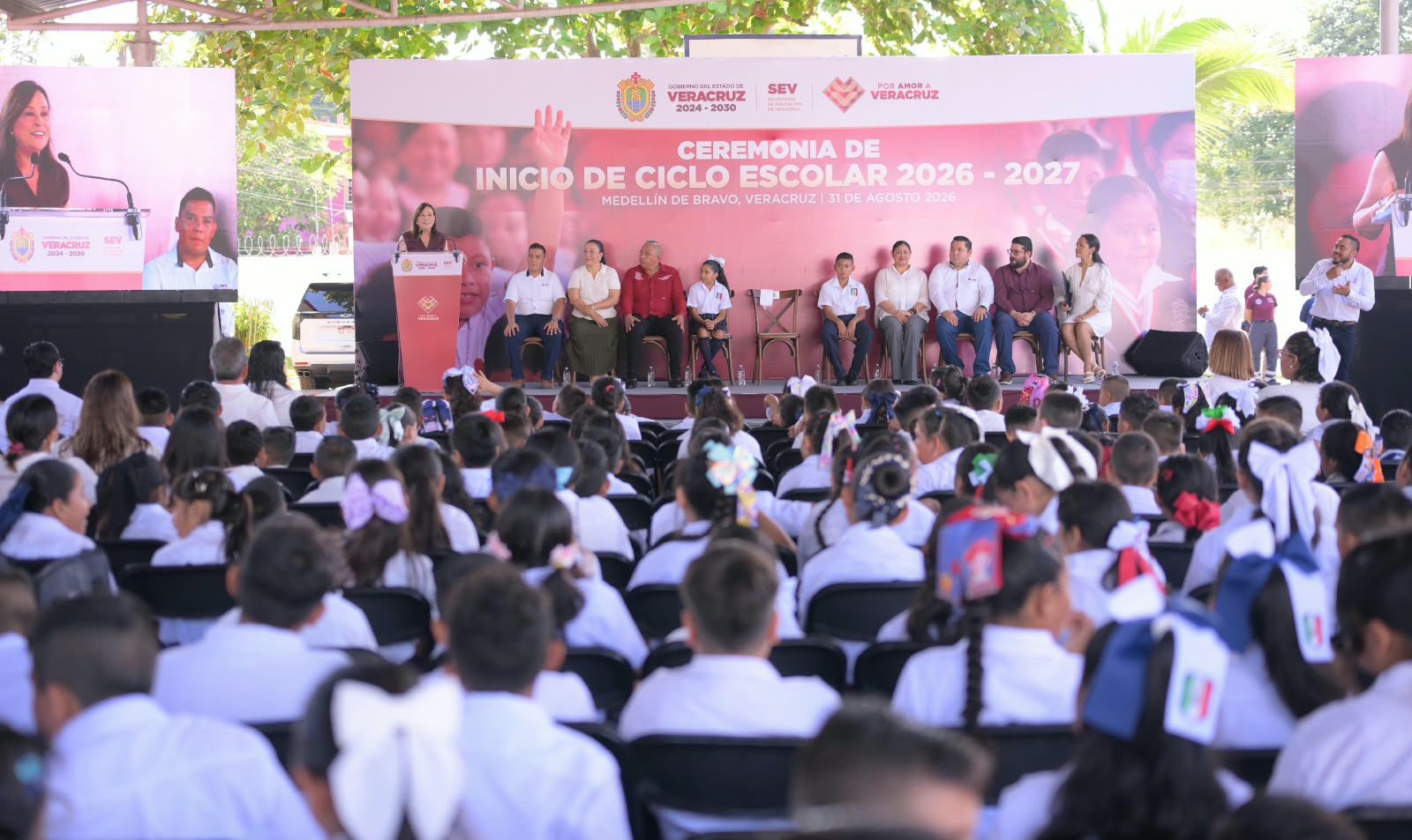 Rocío Nahle inaugura ciclo escolar; 2 millones de estudiantes regresan a clases